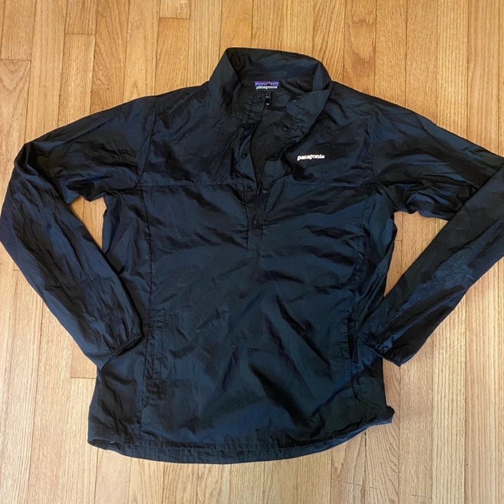 Patagonia lightweight pullover windbreaker